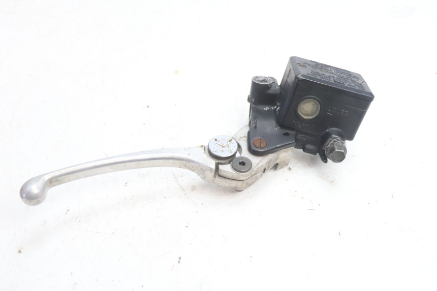 photo de PRZEDNI CYLINDER GŁÓWNY YAMAHA XJR 1300 (1998 - 2002) - Zbliżenie techniczne