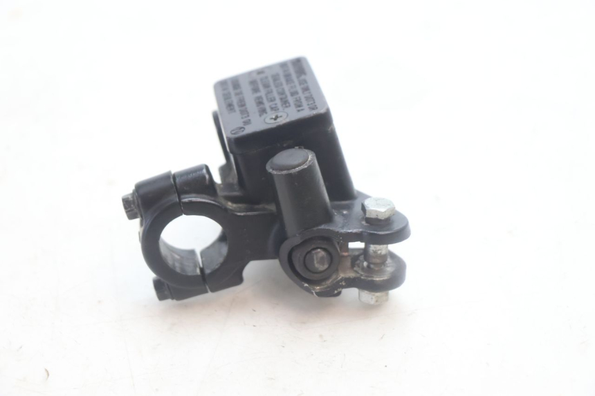 photo de PRZEDNI CYLINDER GŁÓWNY HONDA XLV VARADERO 125 (2007 - 2012) - Inny kąt widzenia