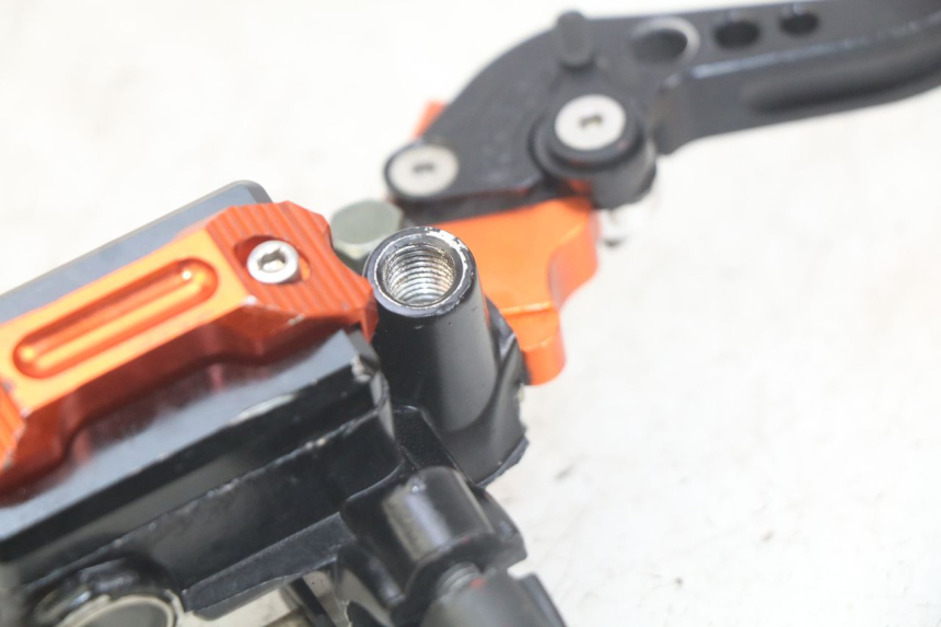 photo de POMPA HAMULCOWA PRZEDNIA ZHEJIANG XMOTOS XB-81 50 - Zbliżenie techniczne