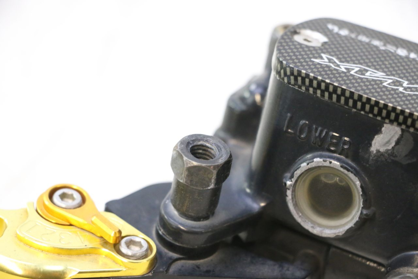 photo de PRZEDNI CYLINDER GŁÓWNY YAMAHA XP T-MAX ABS 500 (2005 - 2005) - Widok ogólny