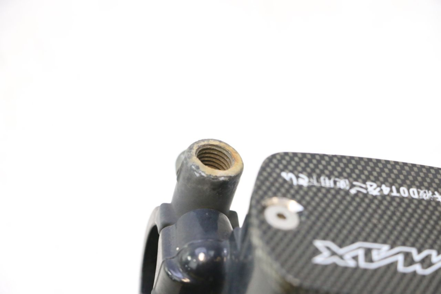 photo de PRZEDNI CYLINDER GŁÓWNY YAMAHA XP T-MAX ABS 500 (2005 - 2005) - Punkty mocowania