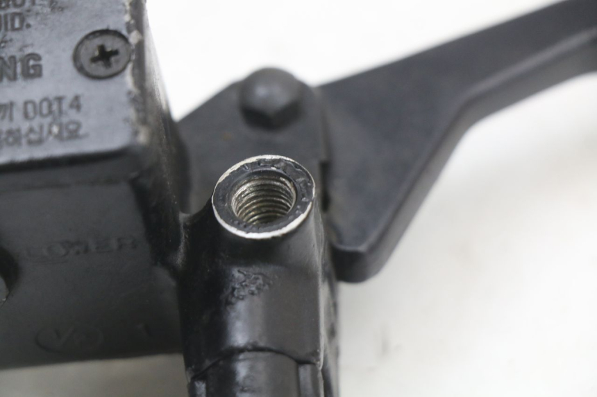 photo de POMPA HAMULCOWA PRZEDNIA HYOSUNG XRX 125 (2000 - 2008) - Zoom stanu zużycia