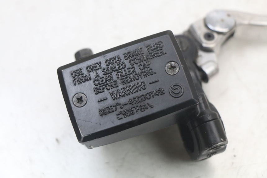 photo de POMPA HAMULCOWA PRZEDNIA YAMAHA FJR ABS 1300 (2006 - 2012) - Inny kąt widzenia