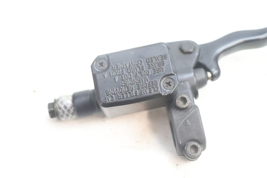 photo de POMPA HAMULCOWA PRZEDNIA YAMAHA YP MAJESTY 125 (2002 - 2006) - Szczegół części