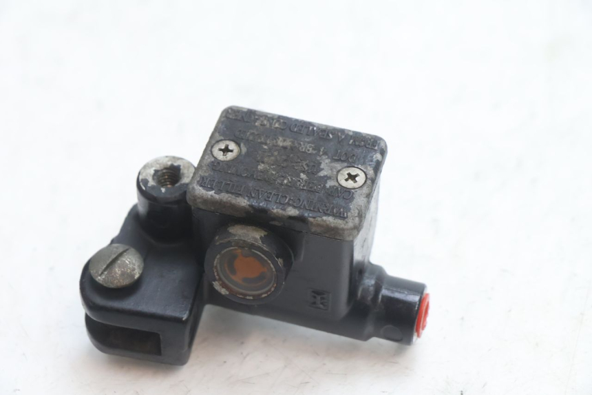 photo de POMPA HAMULCOWA PRZEDNIA PIAGGIO ZIP 2T 50 (2009 - 2019) - Zoom stanu zużycia