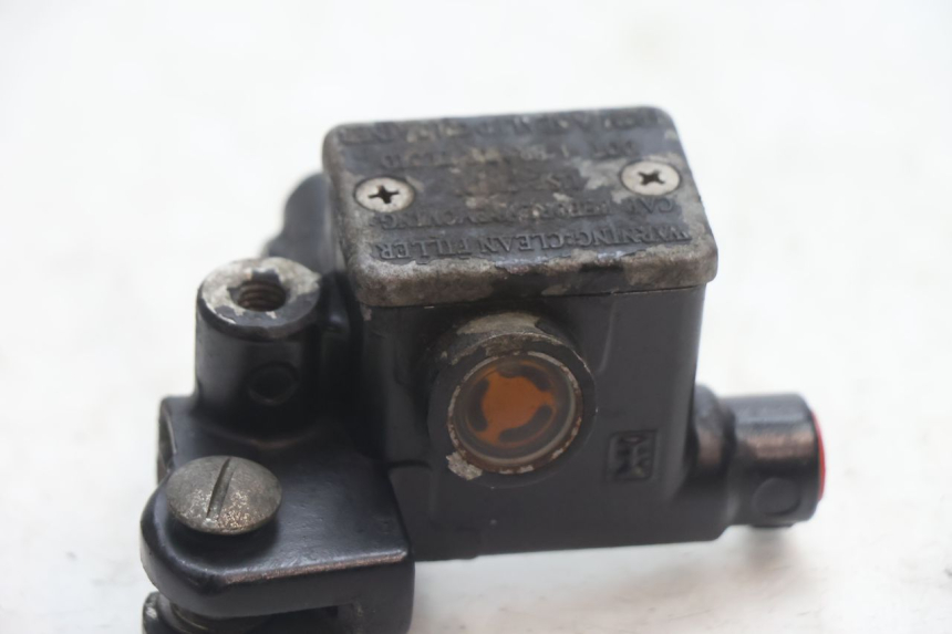 photo de POMPA HAMULCOWA PRZEDNIA PIAGGIO ZIP 2T 50 (2009 - 2019) - Inny kąt widzenia