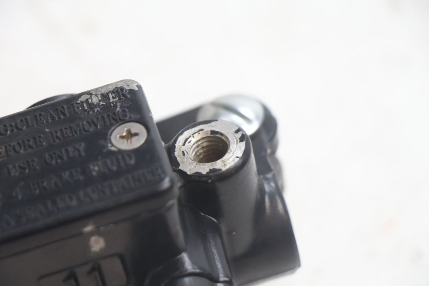 photo de PRZEDNI CYLINDER GŁÓWNY PIAGGIO ZIP IGET 4T 50 (2021 - 2023) - Zoom stanu zużycia