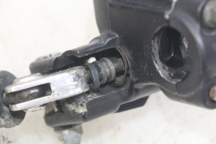 photo de POMPA SPRZĘGŁA HONDA CBR F SC25 1000 (1989 - 1992) - Zoom stanu zużycia