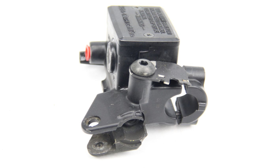 photo de POMPA SPRZĘGŁA YAMAHA FJR ABS 1300 (2006 - 2012) - Stan powierzchni