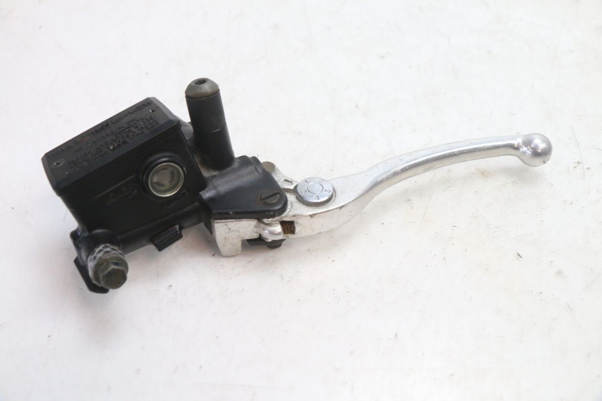photo de GŁÓWNY CYLINDER SPRZĘGŁA YAMAHA FJR 1300 (2001 - 2005) - Zbliżenie techniczne