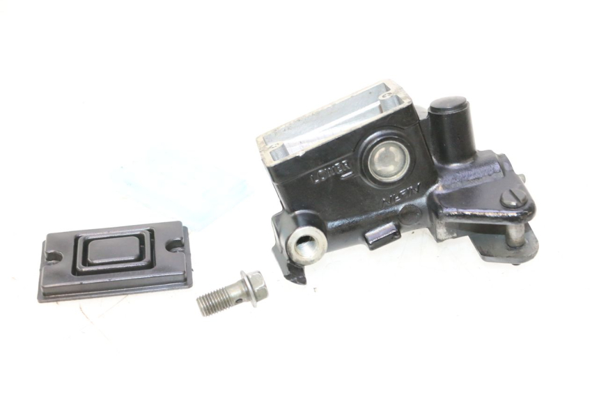 photo de GŁÓWNY CYLINDER SPRZĘGŁA YAMAHA FJR 1300 (2001 - 2005) - Zbliżenie komponentów