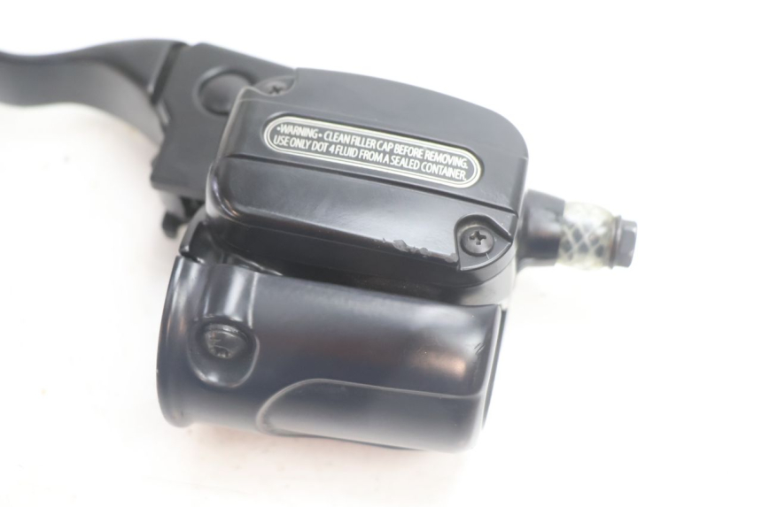 photo de GŁÓWNY CYLINDER SPRZĘGŁA HARLEY DAVIDSON ROAD GLIDE FLTRXSE 1920 (2018 - 2022) - Zbliżenie techniczne