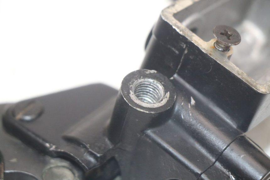 photo de POMPA SPRZĘGŁA TRIUMPH SPEED TRIPLE T301 900 (1994 - 1996) - Zbliżenie techniczne