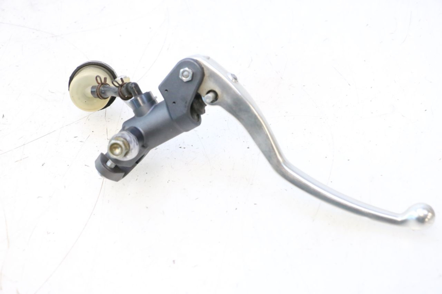 photo de GŁÓWNY CYLINDER SPRZĘGŁA DUCATI SS IE DS CARENEE 1000 (2002 - 2006) - Inny kąt widzenia