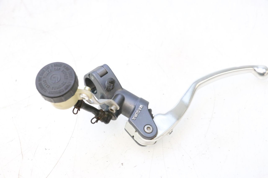 photo de GŁÓWNY CYLINDER SPRZĘGŁA DUCATI SS IE DS CARENEE 1000 (2002 - 2006) - Zbliżenie techniczne