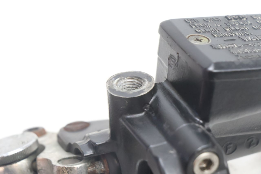 photo de GŁÓWNY CYLINDER SPRZĘGŁA YAMAHA XJR 1300 (1998 - 2002) - Inny kąt widzenia