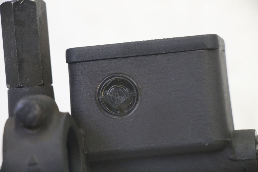 photo de POMPA HAMULCA TYLNEGO QUADRO 4 4D 350 (2015 - 2018) - Widok ogólny