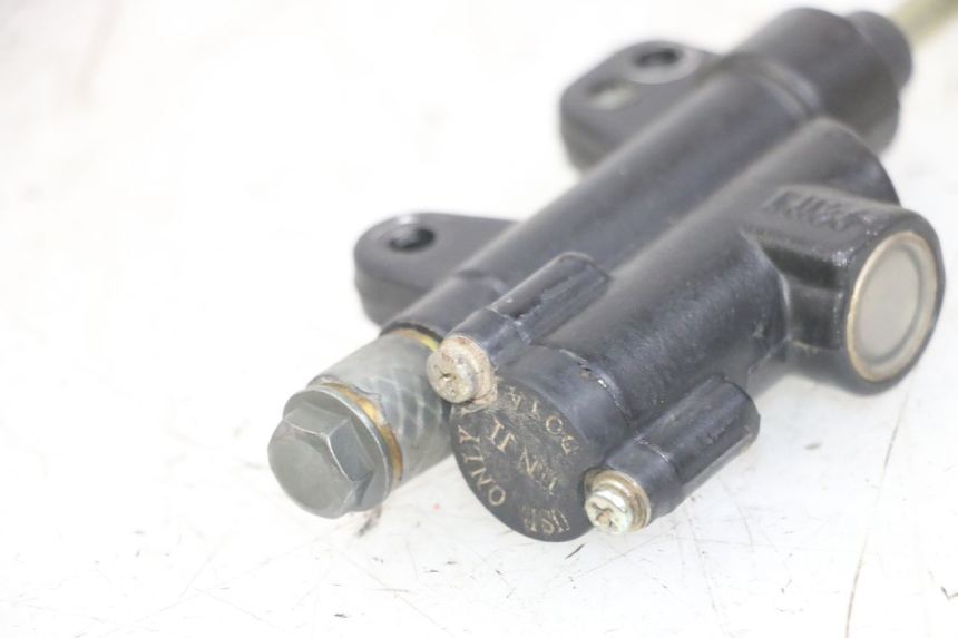 photo de POMPA HAMULCA TYLNEGO CCR DIRT BIKE 125 - Zbliżenie techniczne