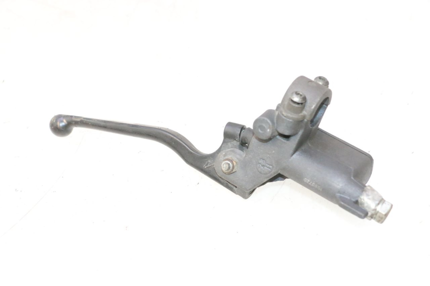 photo de POMPA HAMULCA TYLNEGO PEUGEOT ELYSTAR 50 (2002 - 2014) - Zbliżenie techniczne