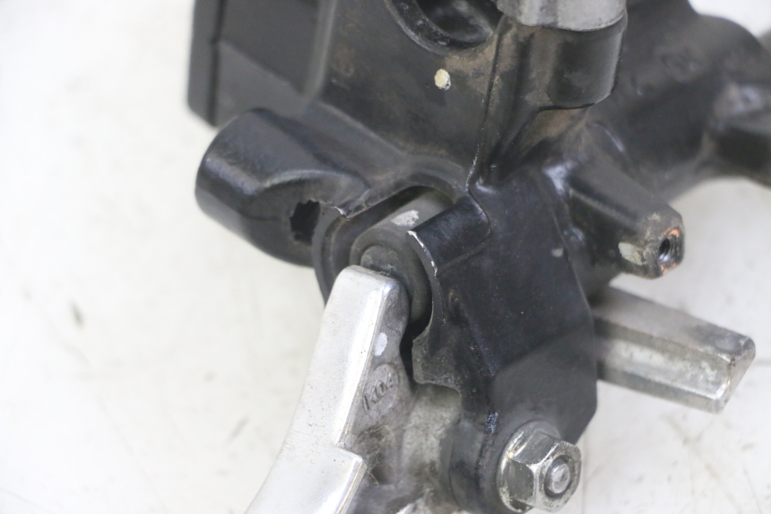 photo de POMPA HAMULCA TYLNEGO HONDA FORZA ABS 300 (2013 - 2017) - Zbliżenie techniczne