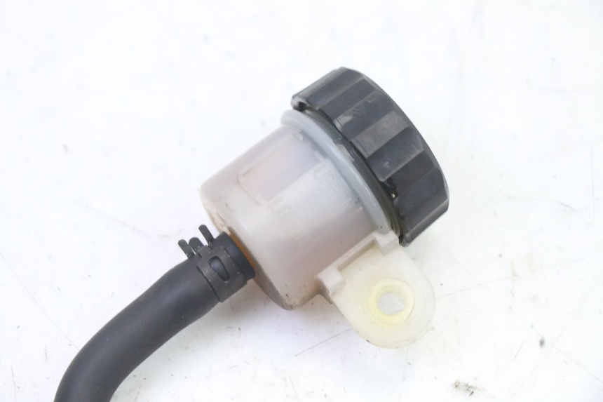 photo de POMPA HAMULCA TYLNEGO YAMAHA FZ6 FAZER S2 600 (2007 - 2011) - Inny kąt widzenia