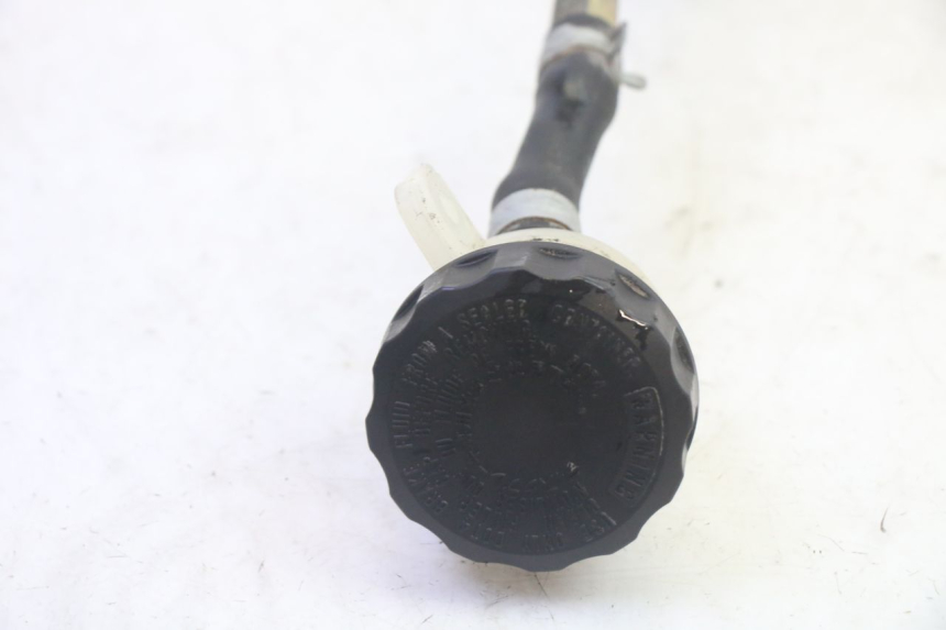 photo de POMPA HAMULCA TYLNEGO KAWASAKI GPZ RX 1000 (1986 - 1988) - Zbliżenie techniczne