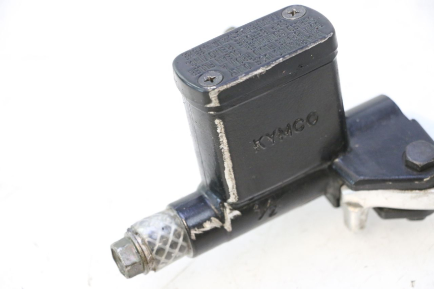 photo de POMPA HAMULCA TYLNEGO KYMCO GRAND DINK 125 (2008 - 2014) - Inny kąt widzenia
