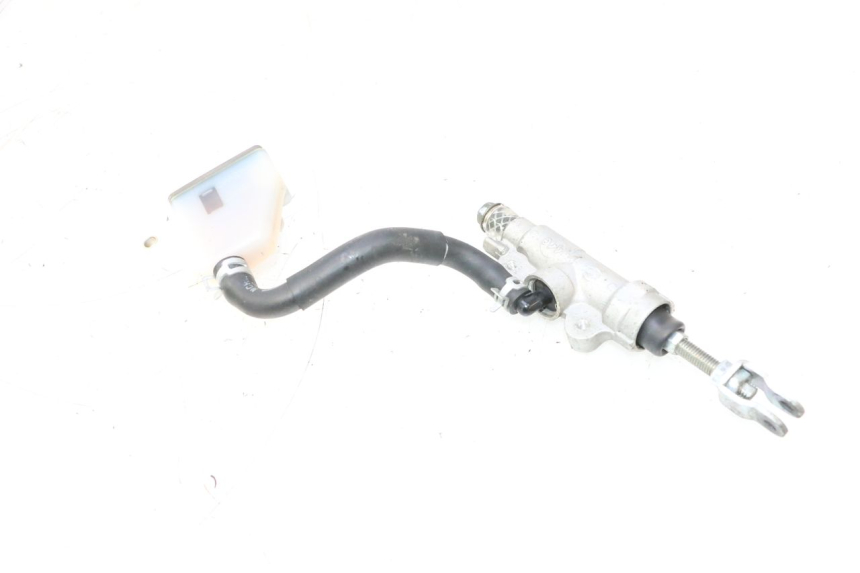 photo de POMPA HAMULCA TYLNEGO SUZUKI GSR 600 (2005 - 2012) - Szczegół części