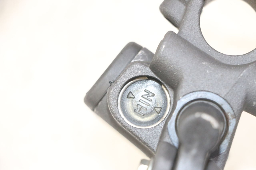 photo de POMPA HAMULCA TYLNEGO PEUGEOT JET FORCE CARBU 50 (2003 - 2016) - Szczegół części