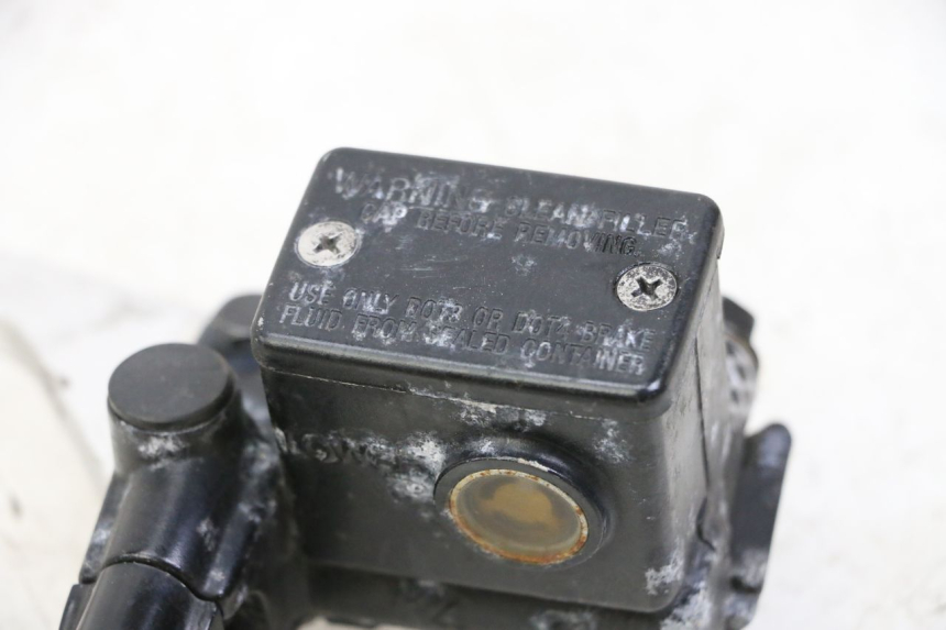 photo de POMPA HAMULCA TYLNEGO SYM JOYMAX 125 (2010 - 2017) - Punkty mocowania