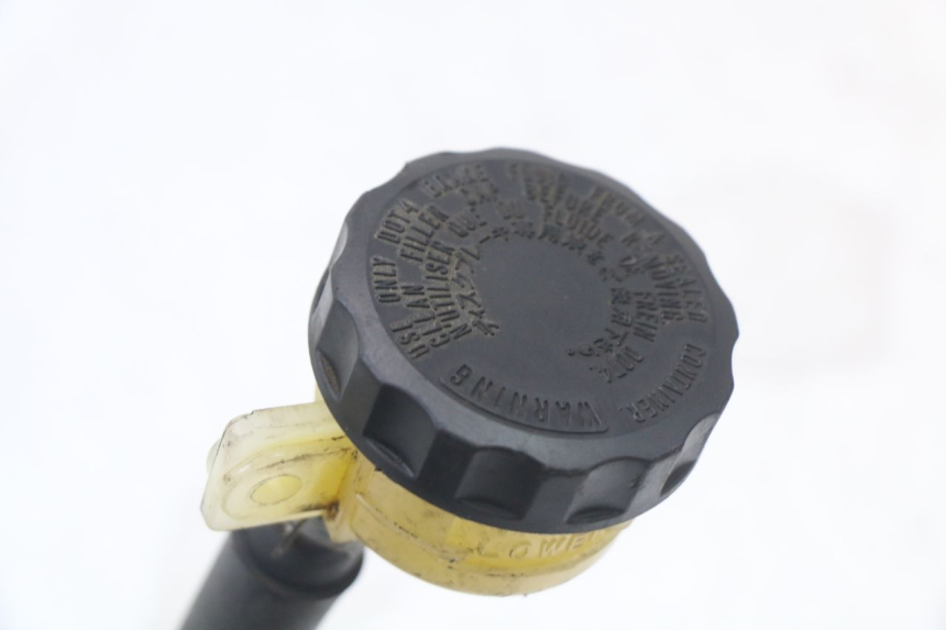 photo de POMPA HAMULCA TYLNEGO KAWASAKI ZR7 ZR-7 S 750 (1999 - 2004) - Zbliżenie techniczne