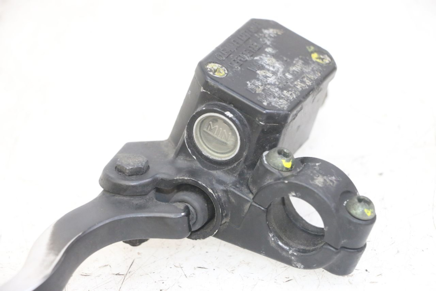 photo de POMPA HAMULCA TYLNEGO PIAGGIO MP3 LT 300 (2010 - 2016) - Punkty mocowania