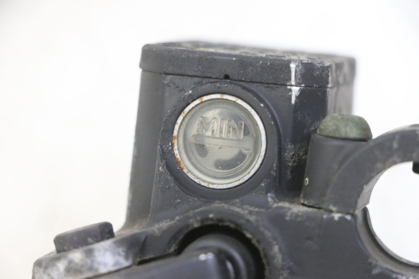 photo de POMPA HAMULCA TYLNEGO PIAGGIO MP3 LT 300 (2010 - 2016) - Szczegół części