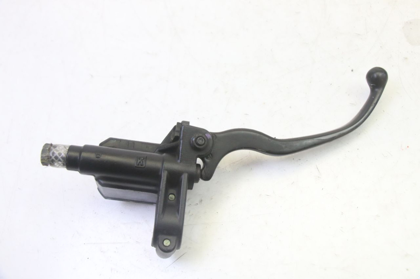 photo de POMPA HAMULCA TYLNEGO PIAGGIO MP3 LT 300 (2010 - 2016) - Punkty mocowania