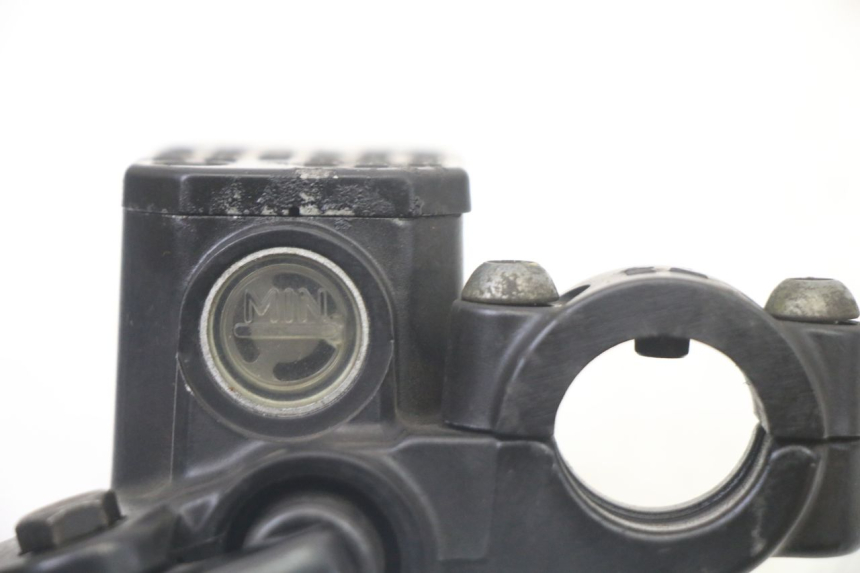 photo de POMPA HAMULCA TYLNEGO PIAGGIO MP3 500 (2011 - 2015) - Zbliżenie techniczne