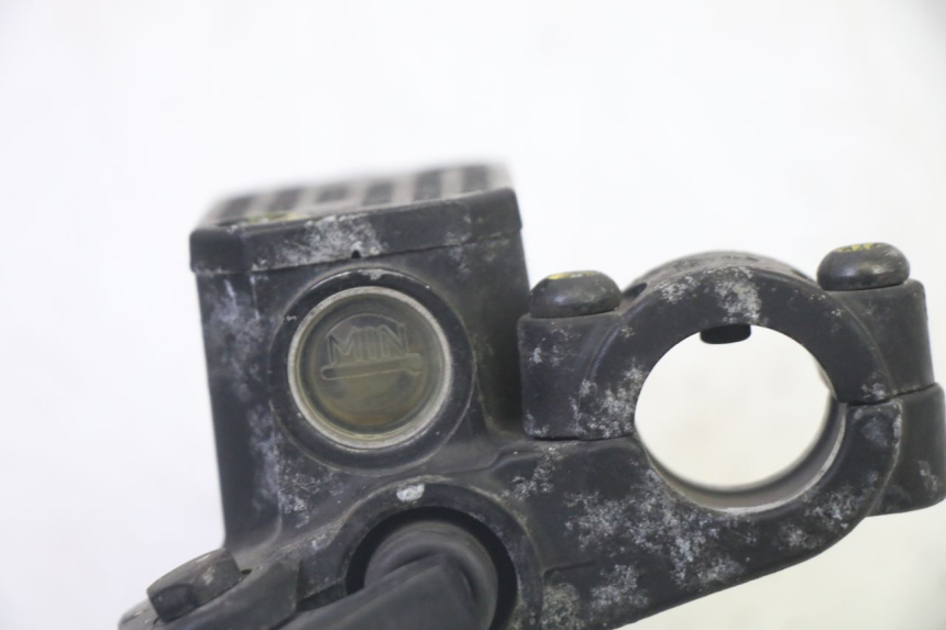 photo de POMPA HAMULCA TYLNEGO PIAGGIO MP3 RL 250 (2006 - 2010) - Zbliżenie techniczne