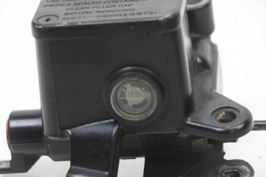 photo de POMPA HAMULCA TYLNEGO MBK MW TRYPTIK 125 (2014 - 2016) - Inny kąt widzenia