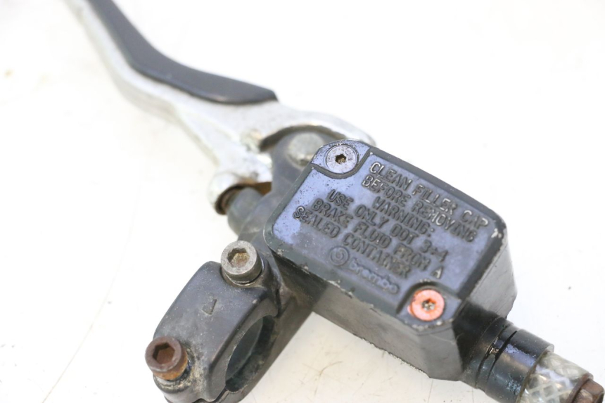photo de POMPA HAMULCA TYLNEGO MBK NITRO 50 (2004 - 2008) - Zbliżenie techniczne
