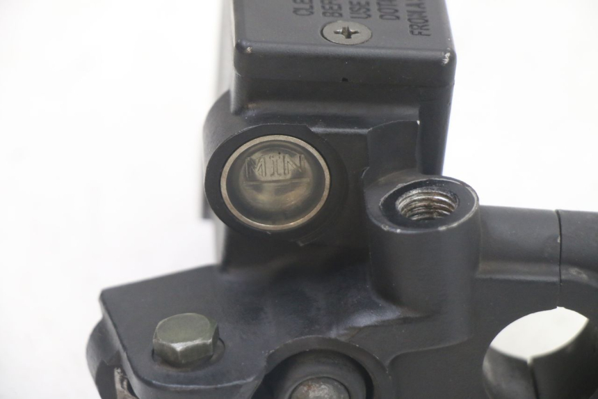 photo de POMPA HAMULCA TYLNEGO PEUGEOT CITYSTAR 125 (2011 - 2017) - Zbliżenie techniczne