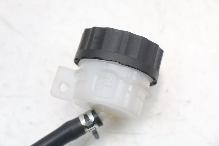 photo de POMPA HAMULCA TYLNEGO ROYAL ENFIELD SCRAM 411 (2022 - 2024) - Zoom stanu zużycia