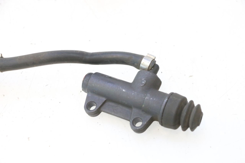 photo de TYLNY CYLINDER HAMULCOWY MZ RT 125 (2000 - 2008) - Zbliżenie techniczne