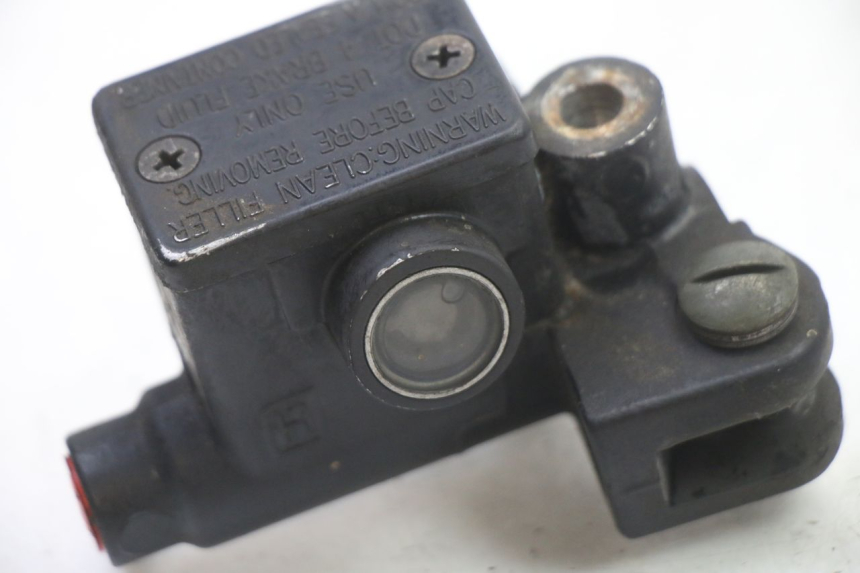 photo de POMPA HAMULCA TYLNEGO GILERA RUNNER SL 50 (2006 - 2009) - Zbliżenie techniczne