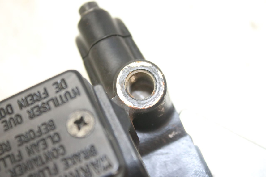 photo de POMPA HAMULCA TYLNEGO PEUGEOT SATELIS 125 (2010 - 2012) - Szczegół części