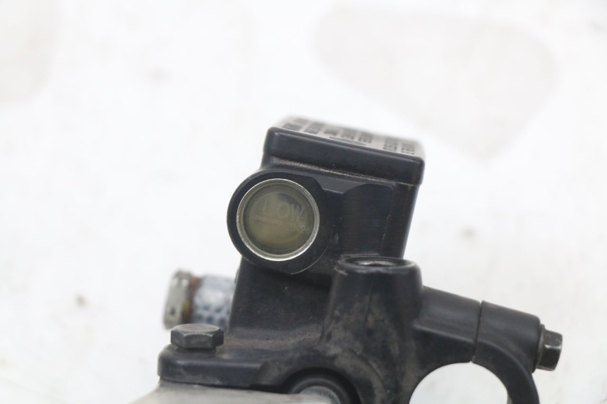 photo de POMPA HAMULCA TYLNEGO PEUGEOT SATELIS 125 (2010 - 2012) - Punkty mocowania