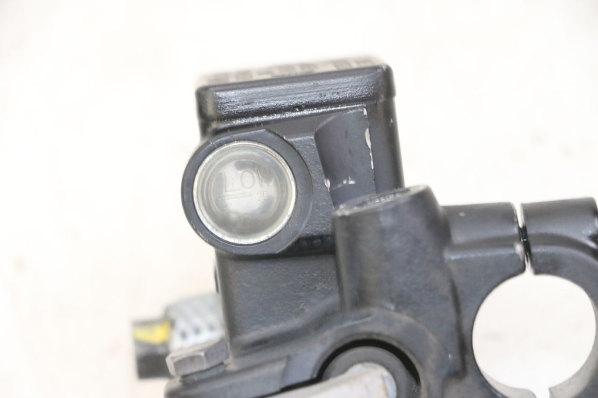 photo de POMPA HAMULCA TYLNEGO PEUGEOT SATELIS 125 (2013 - 2018) - Inny kąt widzenia