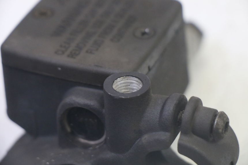 photo de POMPA HAMULCA TYLNEGO PEUGEOT SATELIS 125 (2006 - 2009) - Zbliżenie techniczne