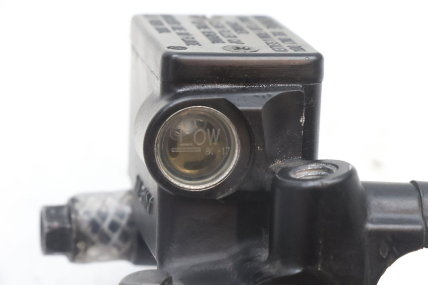 photo de POMPA HAMULCA TYLNEGO PEUGEOT SATELIS 125 (2006 - 2009) - Zbliżenie techniczne