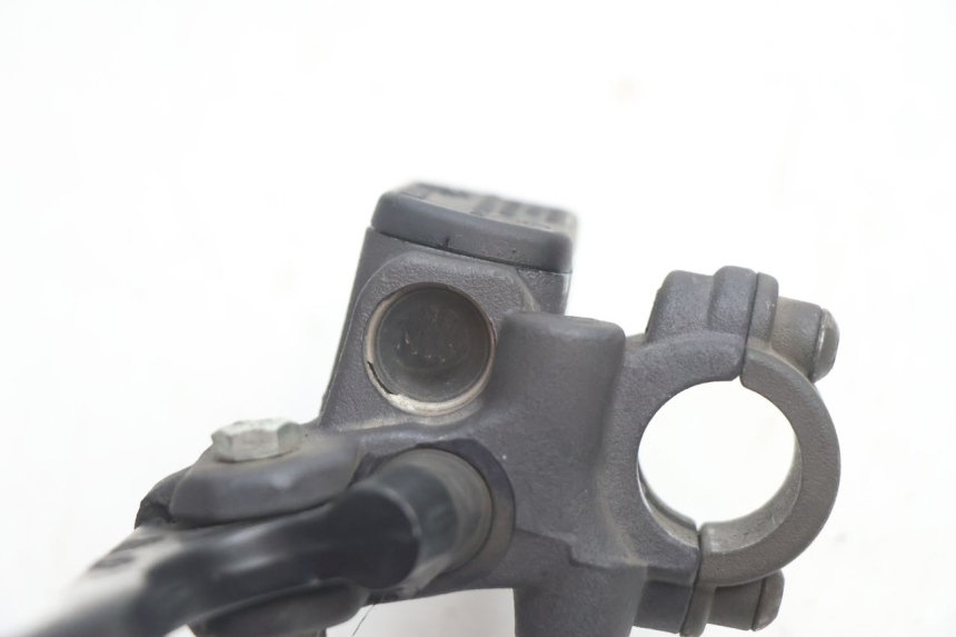 photo de POMPA HAMULCA TYLNEGO PEUGEOT SPEEDFIGHT 2 AC 50 (2000 - 2009) - Zbliżenie techniczne