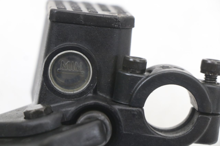 photo de POMPA HAMULCA TYLNEGO APRILIA SR CARB LC 2T 50 (2004 - 2012) - Inny kąt widzenia