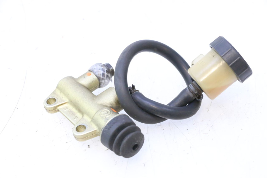 photo de TYLNY CYLINDER HAMULCOWY DUCATI SS IE DS CARENEE 1000 (2002 - 2006) - Zbliżenie techniczne